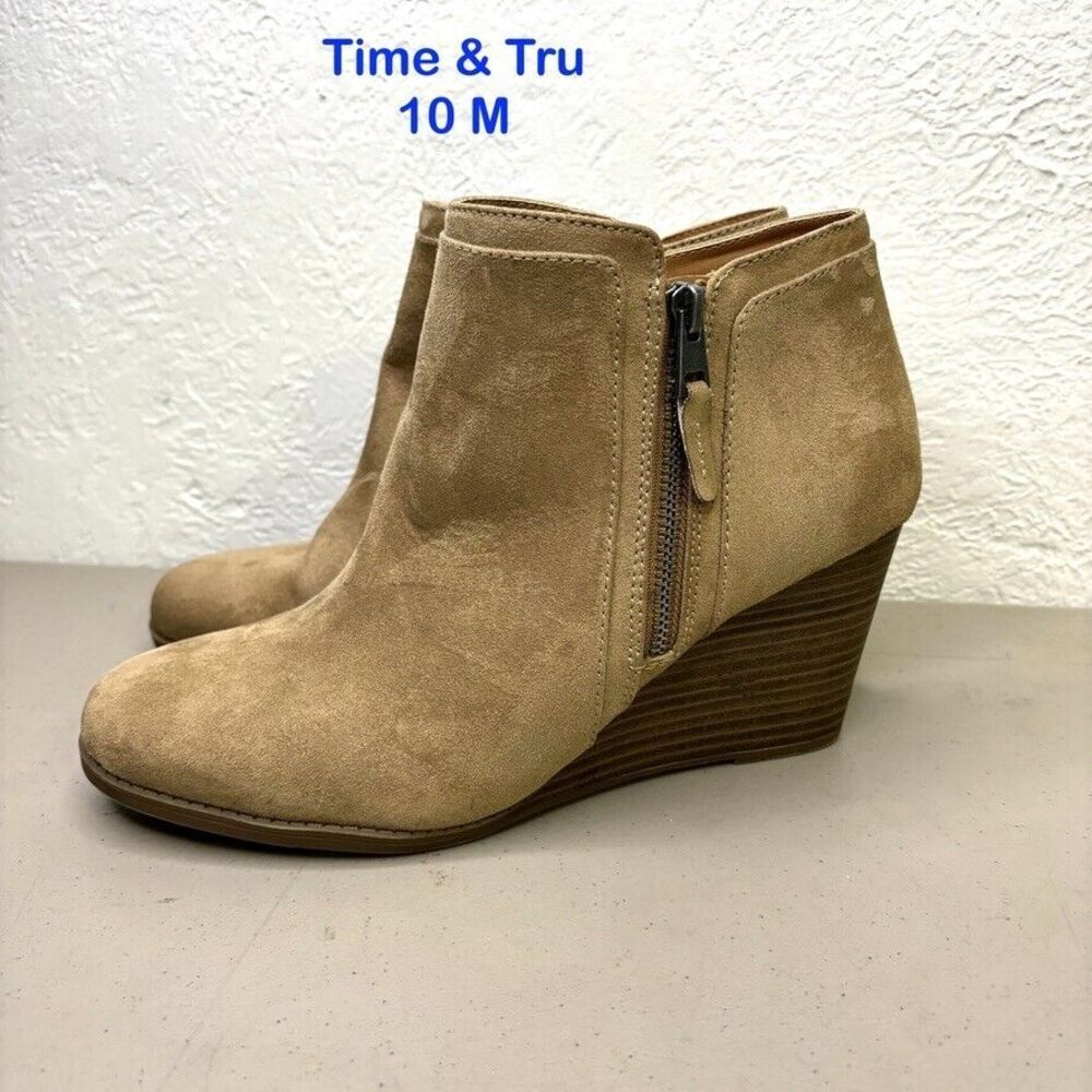 Time and Tru Tan Faux Suede Zip EUC High Wedge Ankle Bootie Size 10 M‎